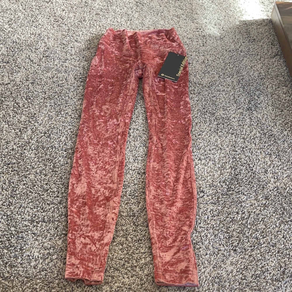 Lululemon crushed velvet wunder lounge HR 4 soft cranberry